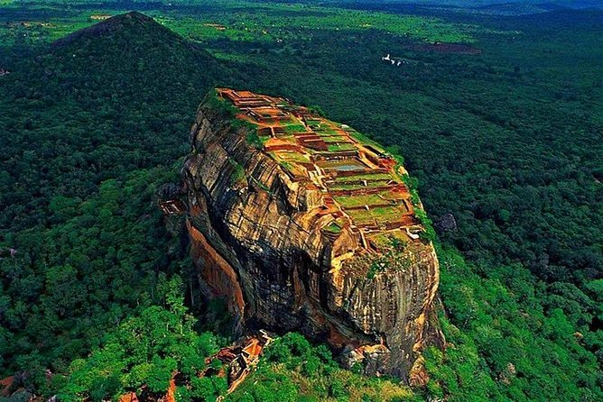 08 Nights in Magical Sri Lanka - Day 4: Markets, cave paintings, spices, and Kandy