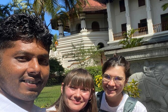 10 Days Sri Lanka Tour with Sujeewa - Dambulla and Kandy’s sacred center