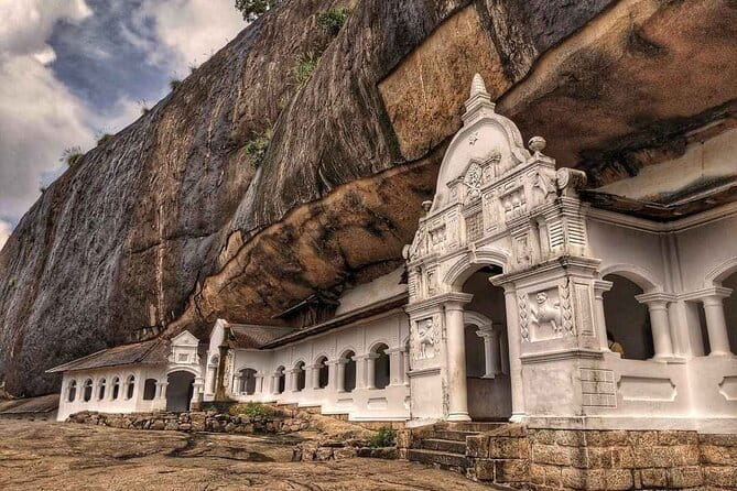 12 Days Tour Grand Discovery of Sri Lanka - Tea country, colonial Nuwara Eliya, and the famous train