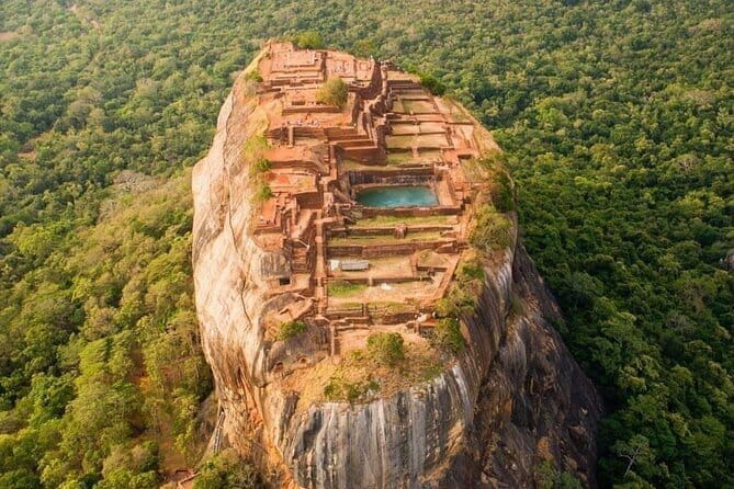 14 Days/ 13 Nights -Sri Lanka Tour on Culture, Wildlife & Beaches - The southern route mixes sacred places and wildlife