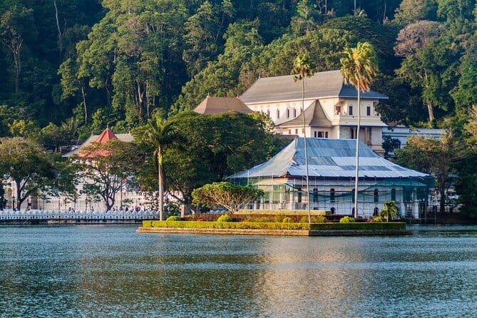 2 Night /3 Days-Highlights of Sri Lanka (Days Can be extended) - Day 3: Returning through Colombo