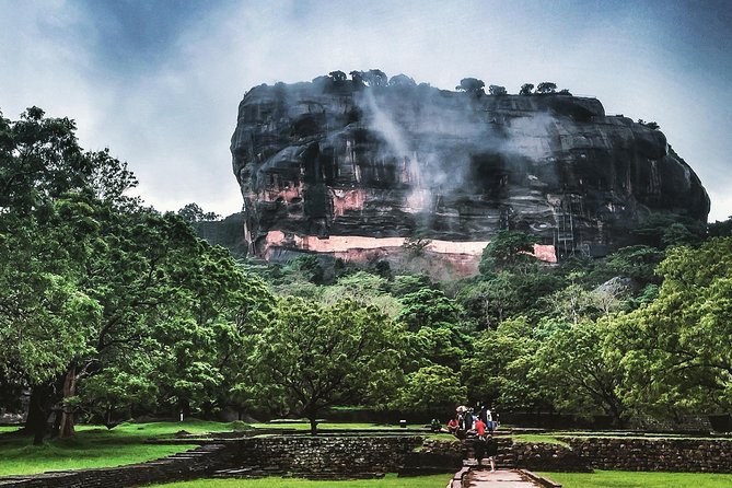 3 Days Tour to Kandy Nuwara Eliya & Sigiriya from Colombo - Who should book this three-day route?