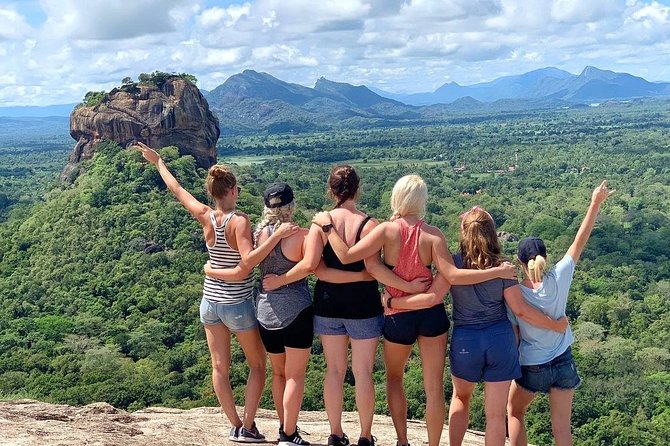 4 Days Tour to Kandy, Sigiriya & Nuwara Eliya - Day one: spices, Kandy’s sacred temple, and an evening show