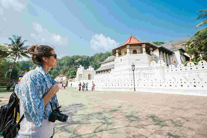 6-Day Sri Lanka Heritage Private Tour - Day 3: Dambulla caves and Kandy’s sacred temple