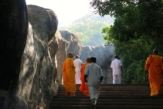 6-Day Sri Lanka Heritage Private Tour - Day 1: Colombo airport to Sigiriya