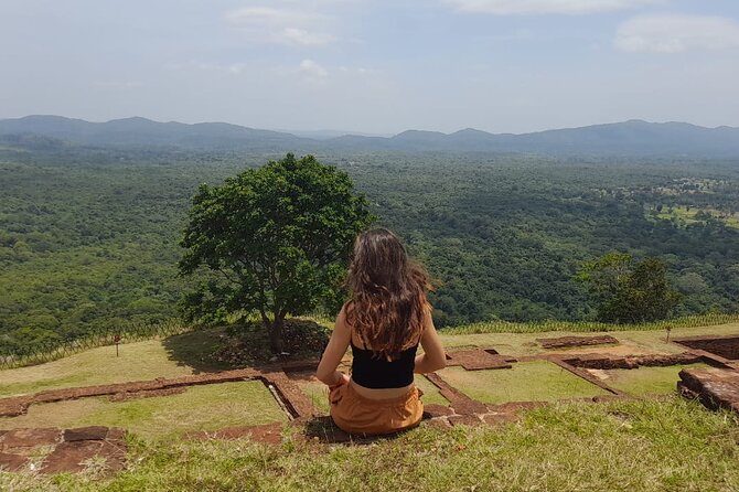 7-day tour in Sri Lanka - Day 4: Ella’s bridges, peaks, falls, and tea