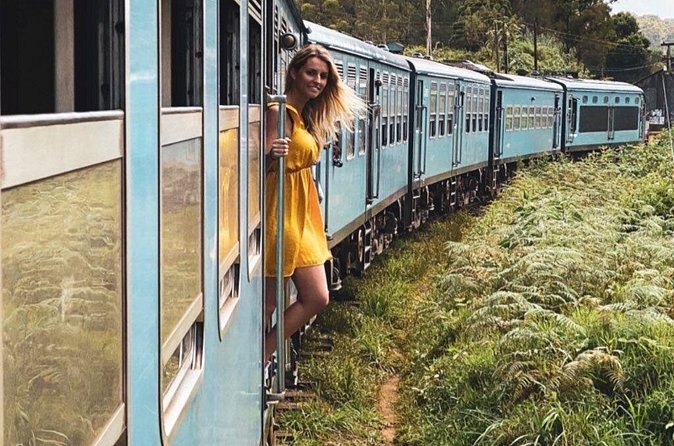 7 Days Tour in Sri Lanka Hotels with Breakfast and Luxury Car - Day 6: Waterfalls, rock-carved Buddhas, and two national parks