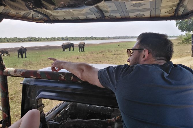 A Udawalawa Park safari, Tour from Colombo/Galle- (All inclusive) - The tank views on the way