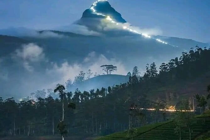 Adam’s Peak Night Hike Experience [One Day & ALL INCLUSIVE] - Maha Saman Dewalaya and the first 45 minutes