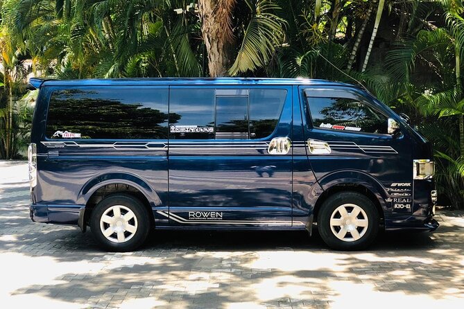 Airport Taxi Transfers from Colombo Airport to Mirissa - The driver and communication on the road