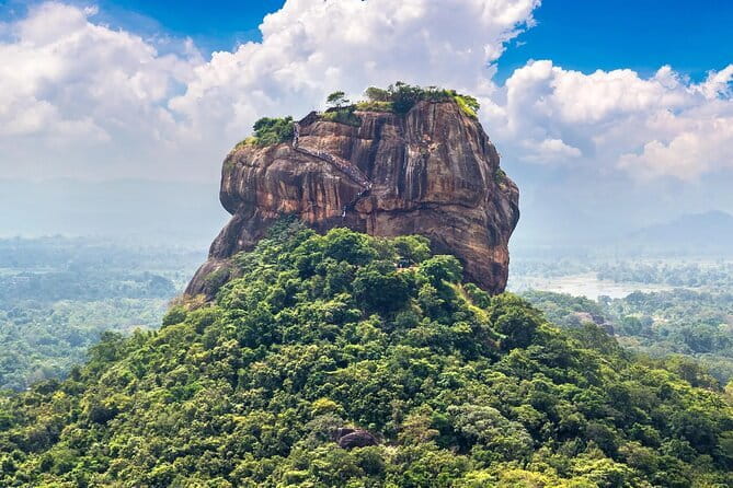 Airport Taxi Transfers from Colombo Airport to Sigiriya - Leaving Bandaranaike Airport Without the Usual Fuss
