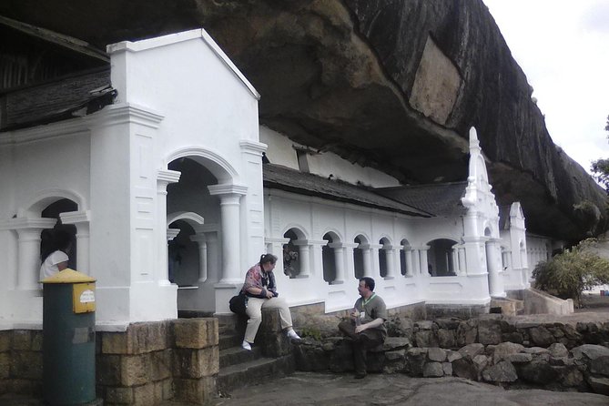 All inclusive Private day trip Sigiriya and Dambulla caves with more - Why this private day trip works