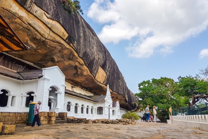 All Inclusive Sigiriya and Dambulla Private Day Tour from Colombo - What the private format changes
