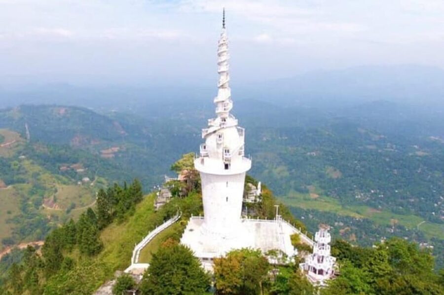 Ambuluwawa Tower & Pinnawala & Kandy Day Tour From Negombo - Kandy’s Royal Botanic Gardens