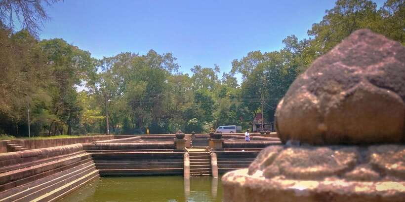 Anuradhapura Private Ancient City Day Tour - Sri Maha Bodhi and Ruwanwelisaya: the sacred center