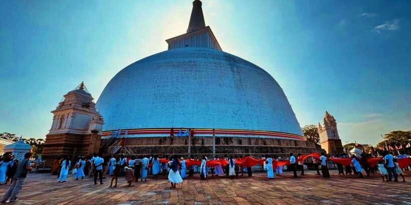 Anuradhapura Private Ancient City Day Tour - Jethawanaramaya and the monastic world
