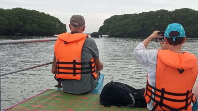 Arugam Bay: Lagoon Boat safari with Safety Measures