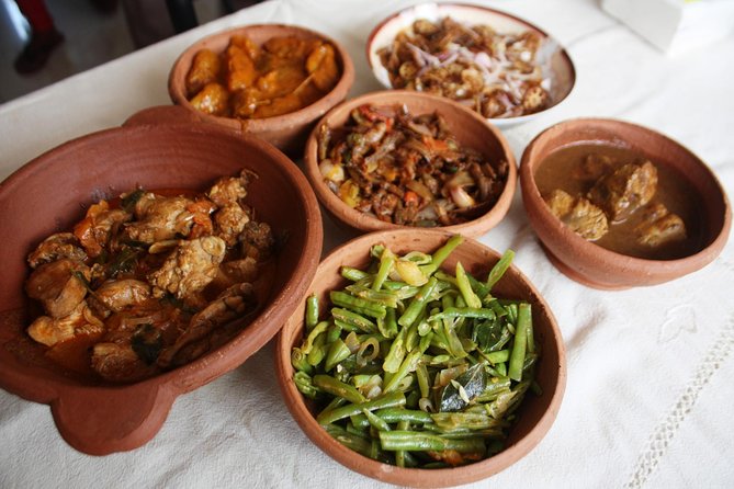 Authentic Sinhalese Cooking Class in Colombo with a Local Family - Three Sinhalese dishes from an old home kitchen