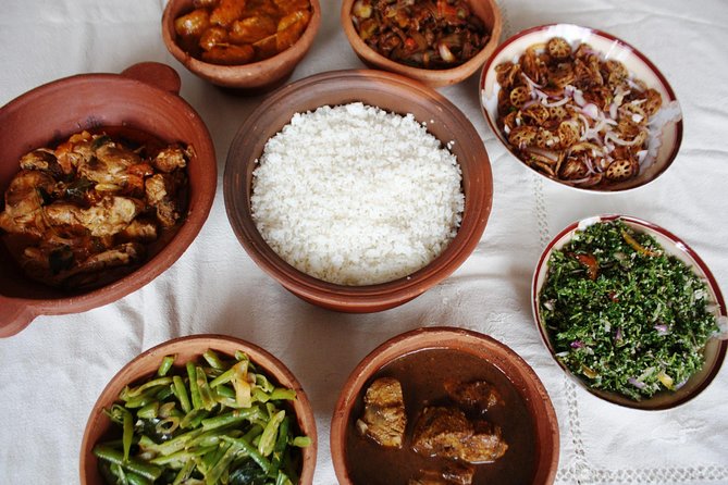 Authentic Sinhalese Cooking Class in Colombo with a Local Family - The meal is part of the lesson