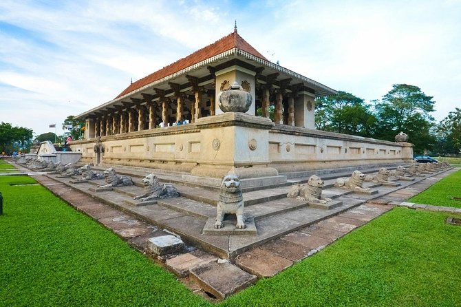 Best of Colombo - Private Guided City Tour - Jami Ul-Alfar Mosque and Colombo’s religious mix