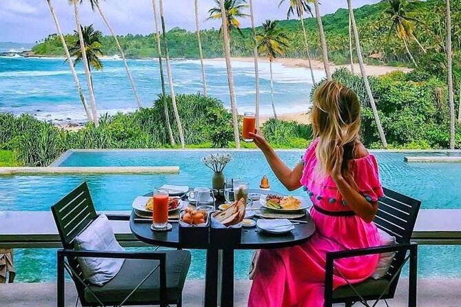 Budget Tours Sri Lanka with 7 Nights accommodation - Day 6: The southern coast and Hummanaya Blowhole