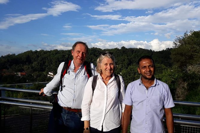 Chauffeur guide and Tour organizer - Praboda, Roshan, and the value of local support