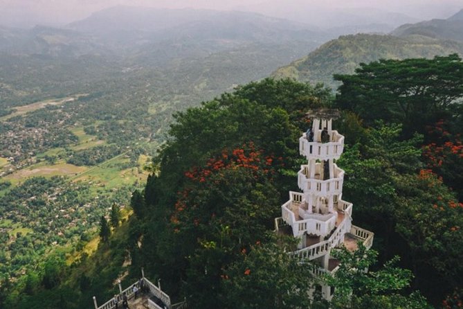 Climb sky-scraping tower in Ambuluwawa from Kandy - Leaving Kandy in a private tuk-tuk