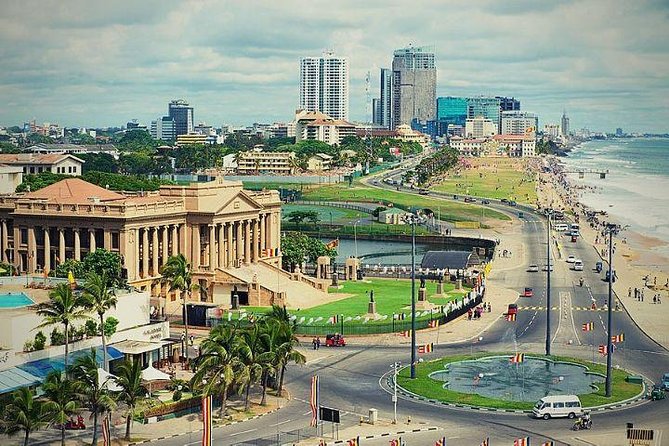 Colombo Airport Layover/Transit City Tour – 5 Hours - Colombo Lighthouse and Fort’s colonial streets