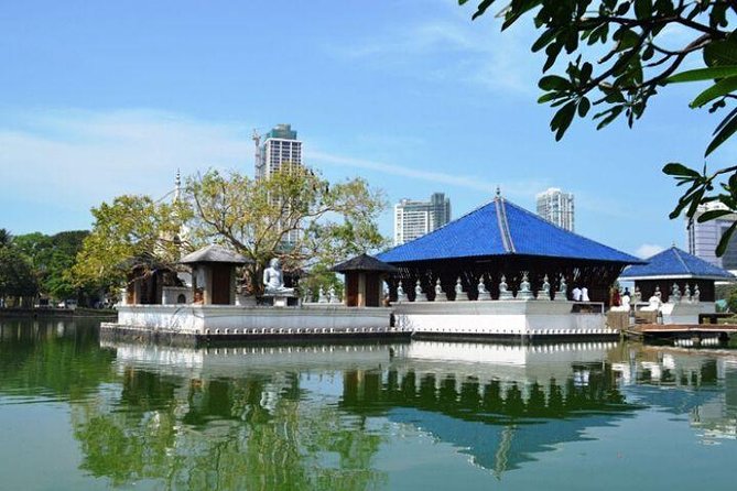 Colombo Airport Layover/Transit City Tour – 5 Hours - The Red Mosque and Colombo’s trading character