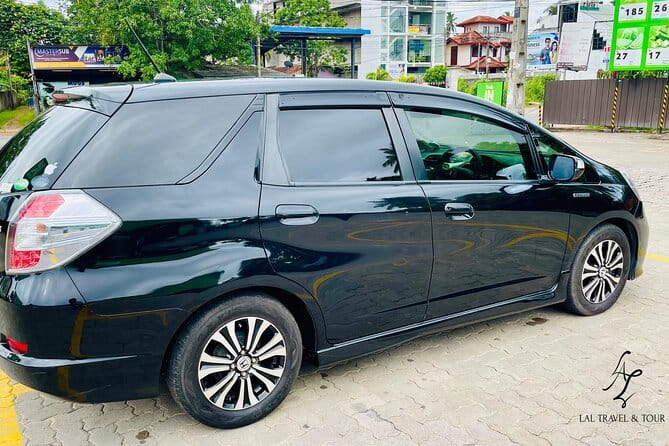 Colombo Airport Pickup and Drop-off Transfer - Airport arrival versus airport departure