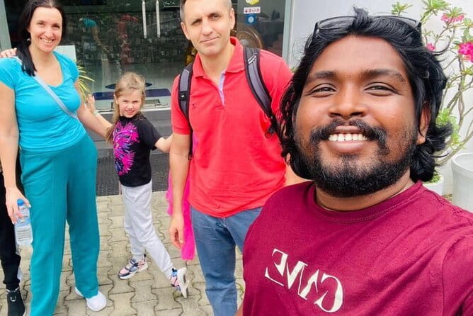 Colombo Airport to Colombo City Drop - Who will get the most from this transfer?