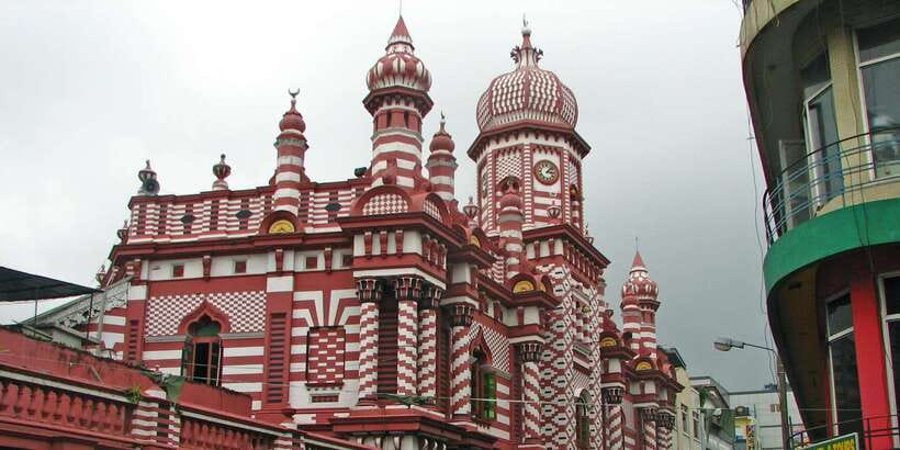 Colombo: All-Inclusive Morning & Afternoon Private City Tour - The chauffeur-guides