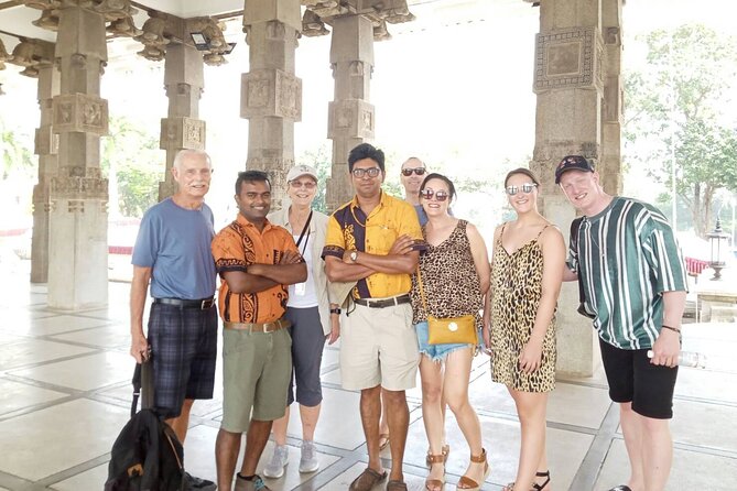 Colombo Bay Tuk Tuk City Tour - Galle Face Green and the changing face of Colombo
