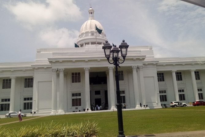 Colombo City Day Tour - Galle Face Green: sea air and a change of pace
