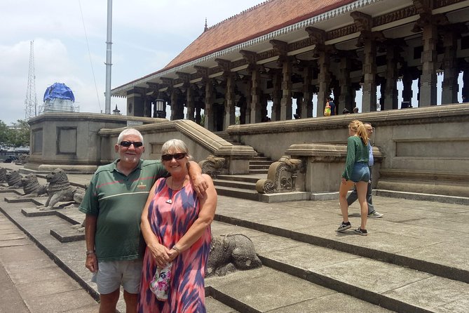 Colombo City Day Tour - Shopping brings the city back to everyday life