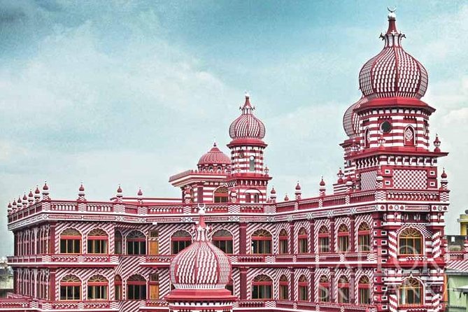 Colombo City Sightseeing - Jami Ul-Alfar Mosque in the Pettah area