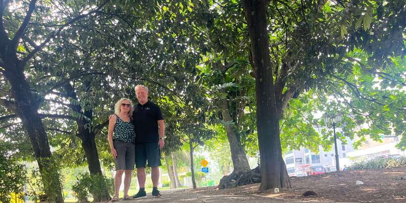 Colombo: City Sightseeing Tour by Tuk-Tuk with Pickup - Spending 45 minutes at Gangaramaya Temple