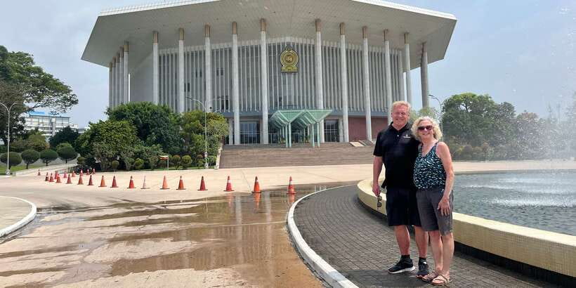 Colombo: City Sightseeing Tour by Tuk-Tuk with Pickup - Food, photos, and shopping without surprises
