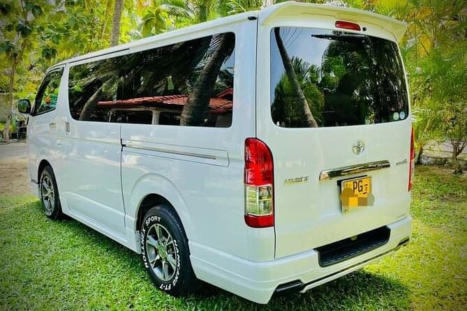 Colombo City to Colombo Airport (CMB) private Transfer - The airport arrival and final handoff