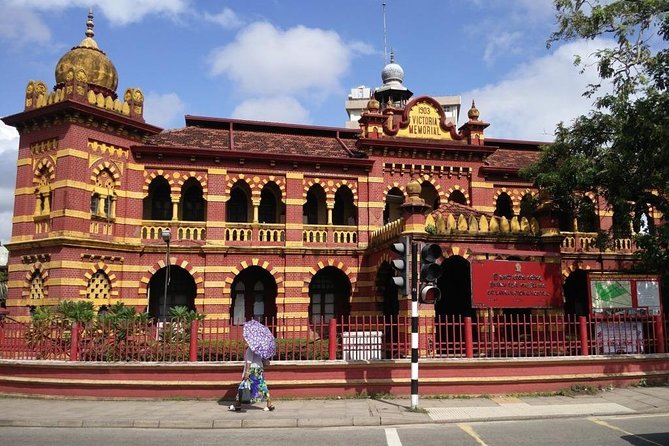 Colombo City Tour by Car – Private & All-Inclusive - Old Town Hall and Kayman’s Gate