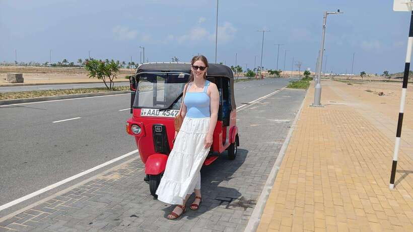 Colombo City Tour by Tuk-Tuk with Hotel Pickup - All Include - Buddhist and Hindu Colombo