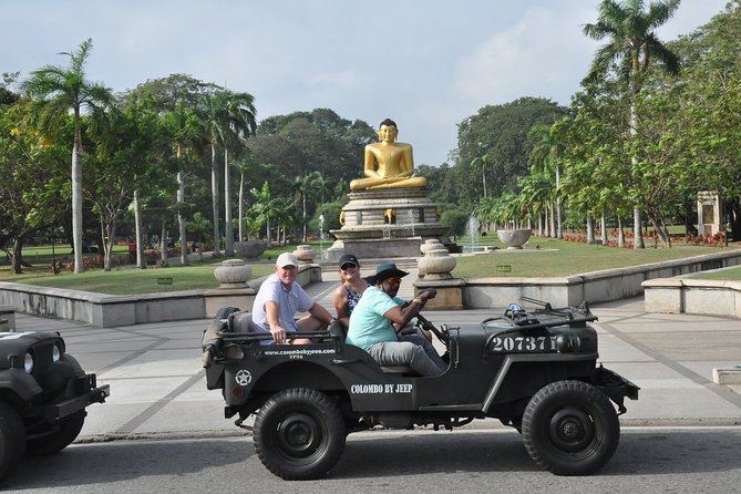 Colombo City Tour by War Jeep - War Memorial, Public Library, and the National Museum