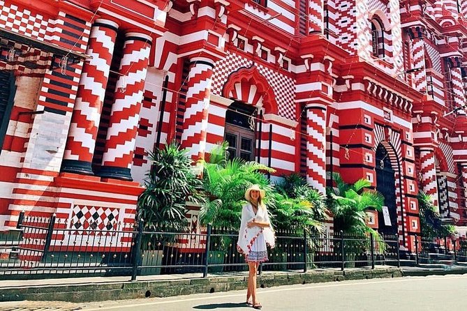 Colombo City Tour Highlights - Galbokka Lighthouse and Colombo’s harbor edge
