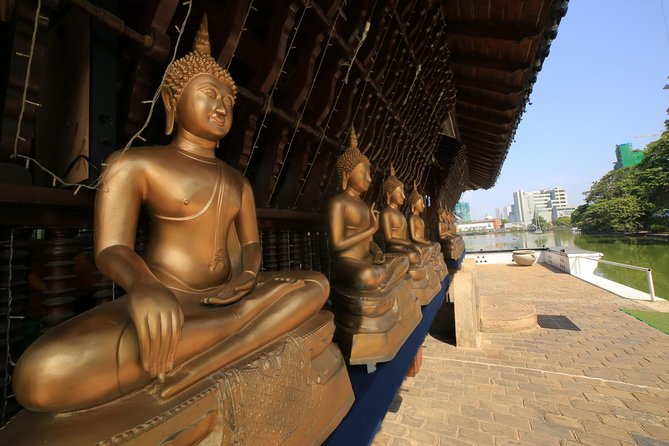 Colombo City Tour (small group with pickup from Cruise ship) - Pettah market, Colombo’s loud first impression