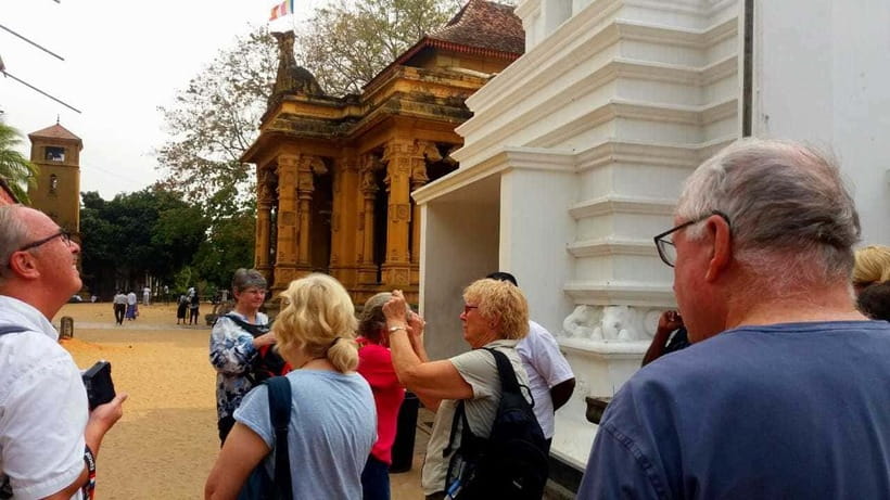 Colombo: Guided City Tour - Gangaramaya Temple and Colombo’s Buddhist side