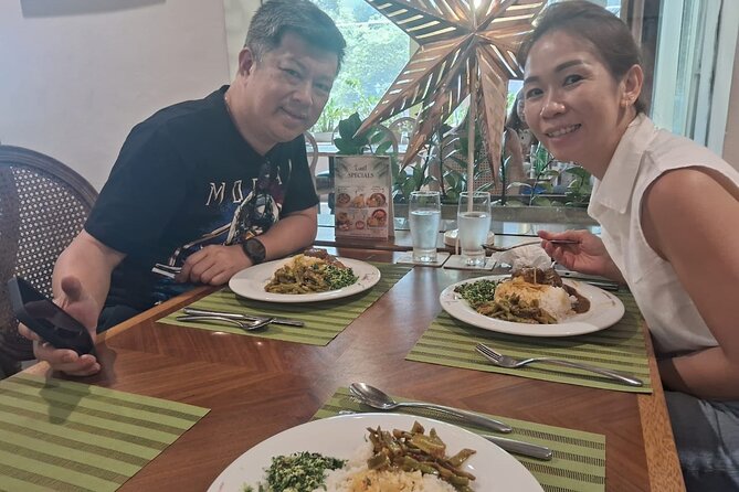 Colombo local Food Tour &City Tour by TukTuk All food Included - Viharamahadevi Park and the city’s quieter side