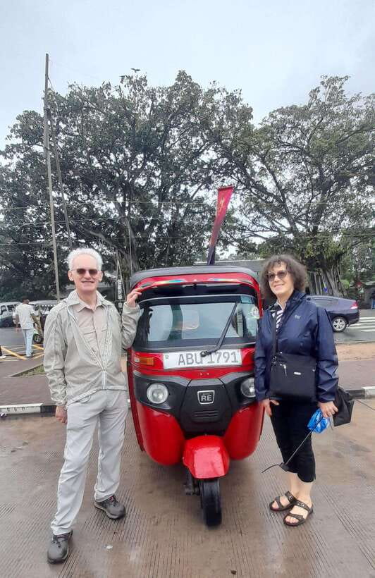 Colombo: Local Guide with Colombo City Tour by Tuk Tuk - From Independence Memorial Hall to the Red Mosque