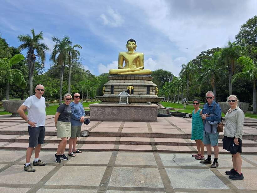 Colombo: Local Guide with Colombo City Tour by Tuk Tuk - Lighthouse, Clock Tower, and Colombo’s waterfront