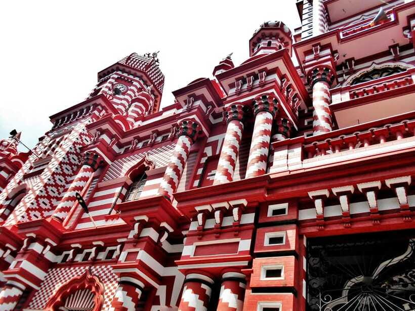 Colombo: One Day Private City Tour With Gangaramaya Temple - Galle Face Green and the sea breeze