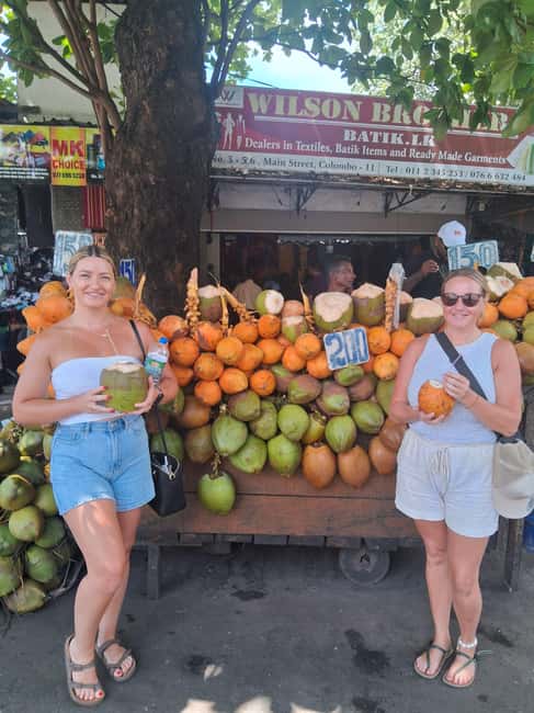 Colombo: Private City Tour by Tuk tuk - All Inclusive - Pettah Market, the Red Mosque, and local commerce